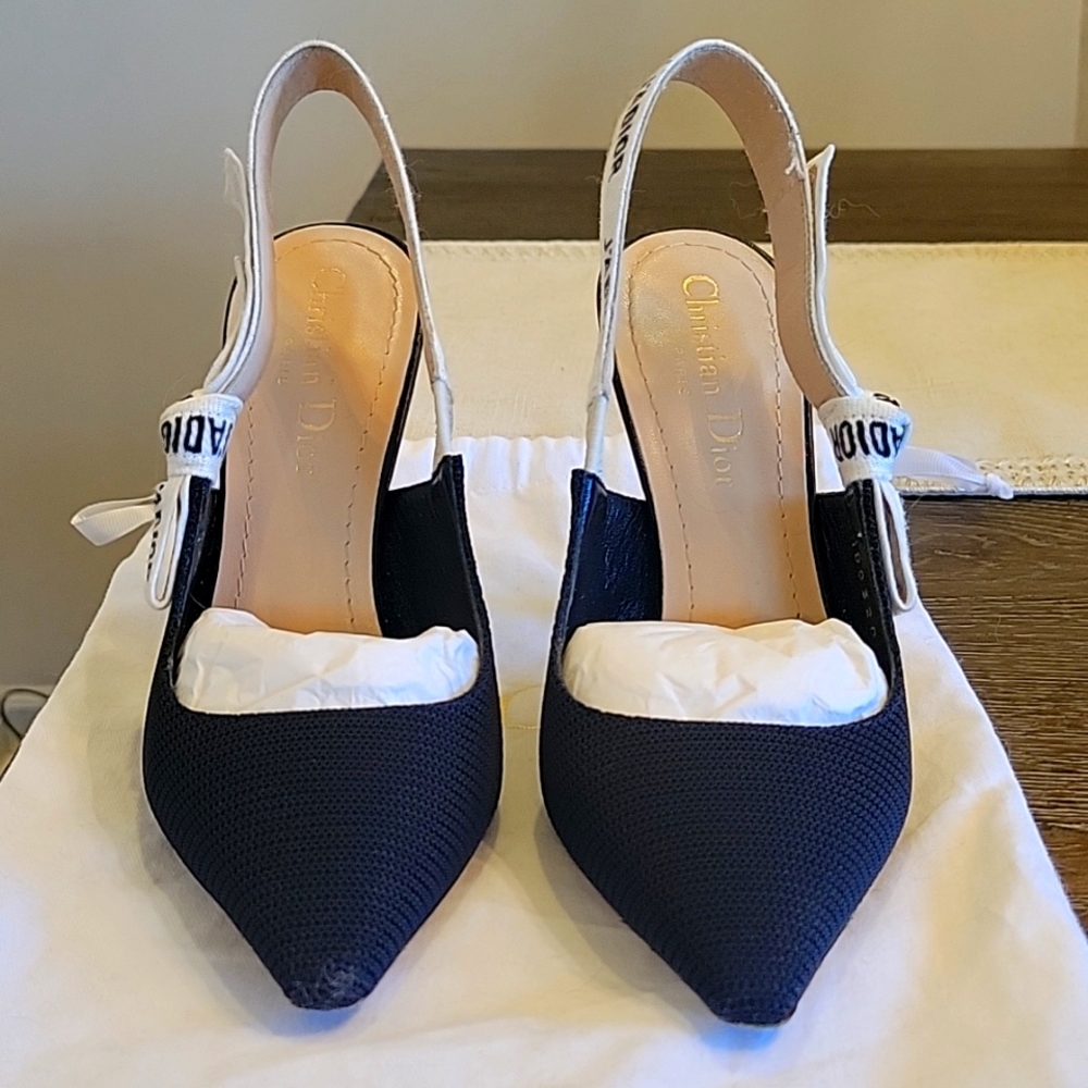 J'Adior Slingback Pump